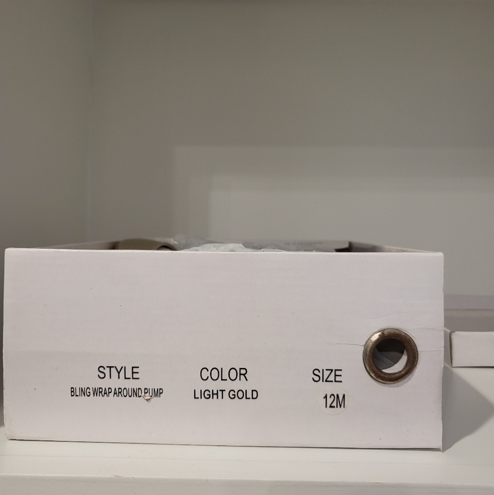 Shoes size 12